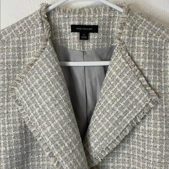 Ann Taylor Fringe Tweed Shawl Collar Blazer Light Gray & White Size 10 - Picture 3 of 7